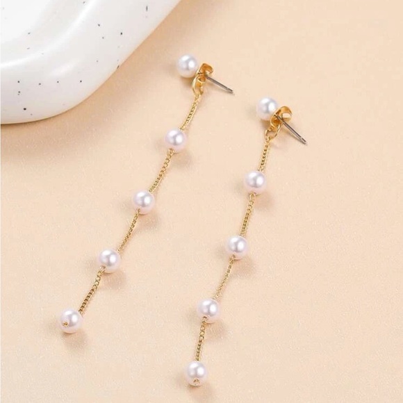 Pearl Dangle Earrings - Picture 2 of 3